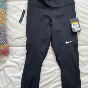 Women’s Nike workout pants. Tags still on!